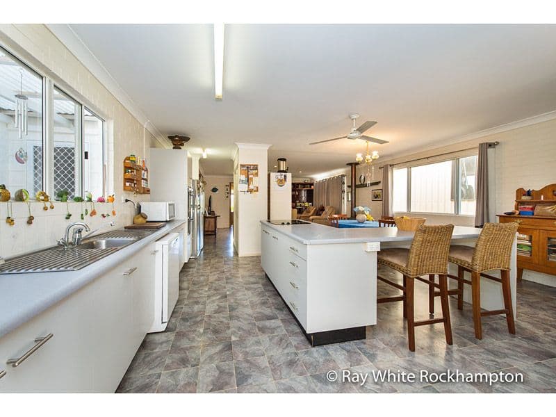 19 Vernon Street, Emu Park QLD 4710, Emu Park - Thumbnail 4