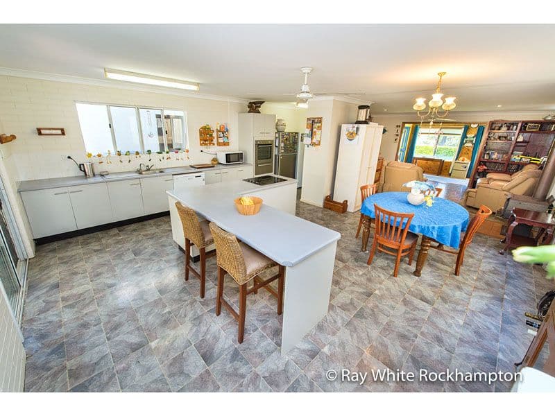 19 Vernon Street, Emu Park QLD 4710, Emu Park - Thumbnail 5