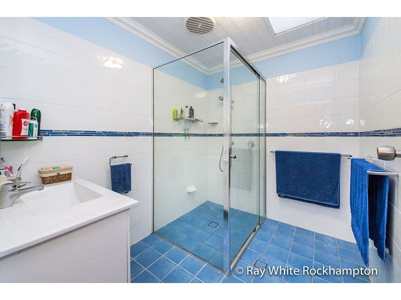 19 Vernon Street, Emu Park QLD 4710, Emu Park - Thumbnail 8