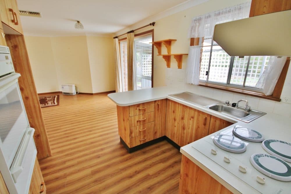 3 McNarry Place, YOUNG NSW 2594, Young - Thumbnail 3