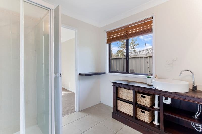 6 Bottlebrush Drive, Glenning Valley - Thumbnail 6