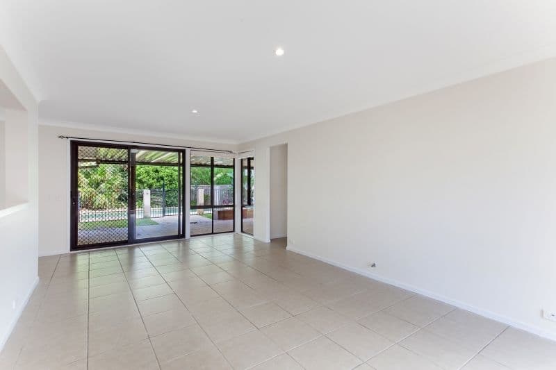 6 Bottlebrush Drive, Glenning Valley - Thumbnail 7
