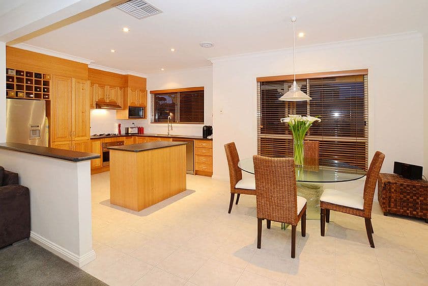 13 Ancona Drive, MILL PARK VIC 3082, Mill Park - Thumbnail 4