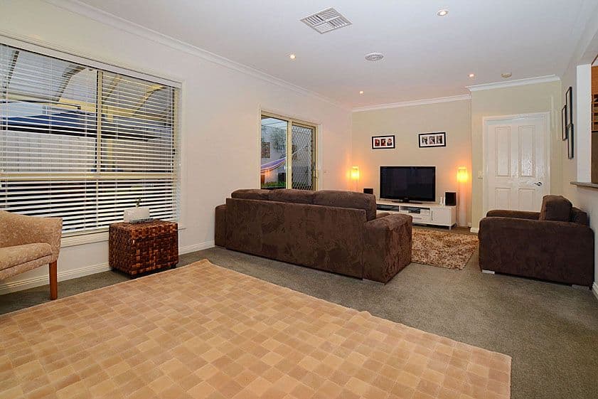 13 Ancona Drive, MILL PARK VIC 3082, Mill Park - Thumbnail 7