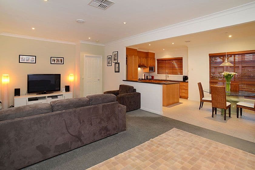13 Ancona Drive, MILL PARK VIC 3082, Mill Park - Thumbnail 8
