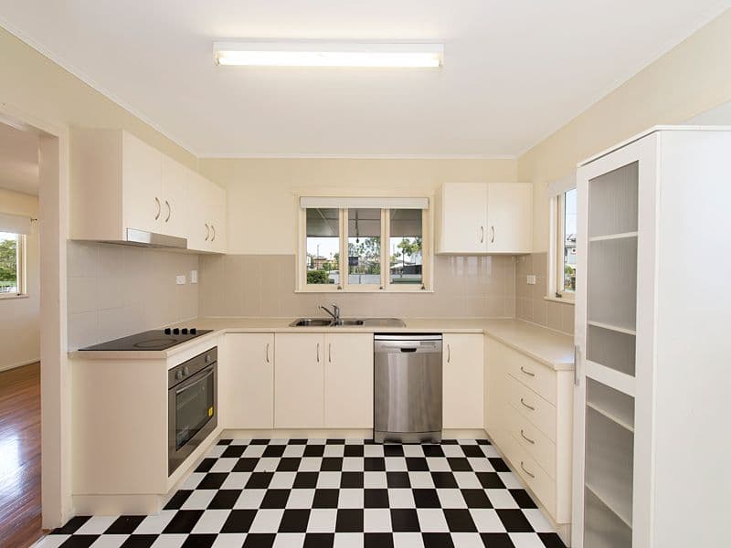 78 Strong Avenue, GRACEVILLE QLD 4075, Graceville - Thumbnail 4