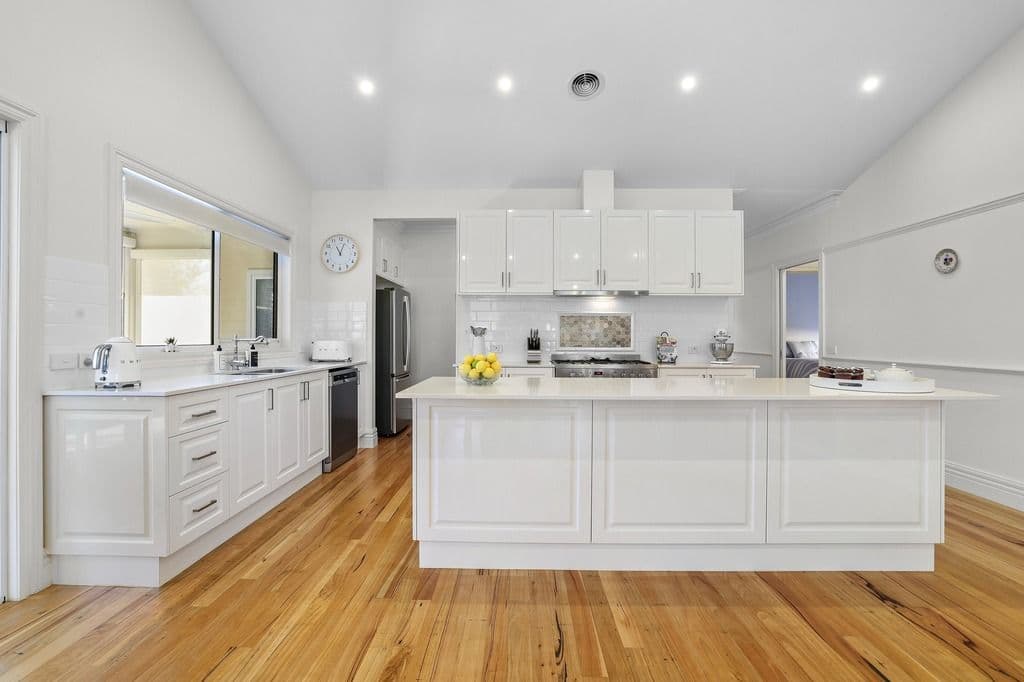 19 Billeroy Way, Werribee VIC 3030, Werribee - Thumbnail 2