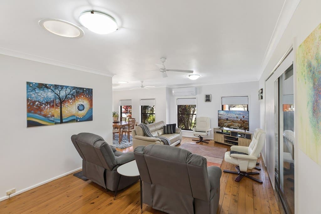 2 Elewa Avenue, Bateau Bay - Thumbnail 2