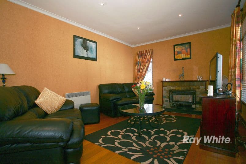 19 Chifley Crescent, DANDENONG NORTH VIC 3175, Dandenong North - Thumbnail 5