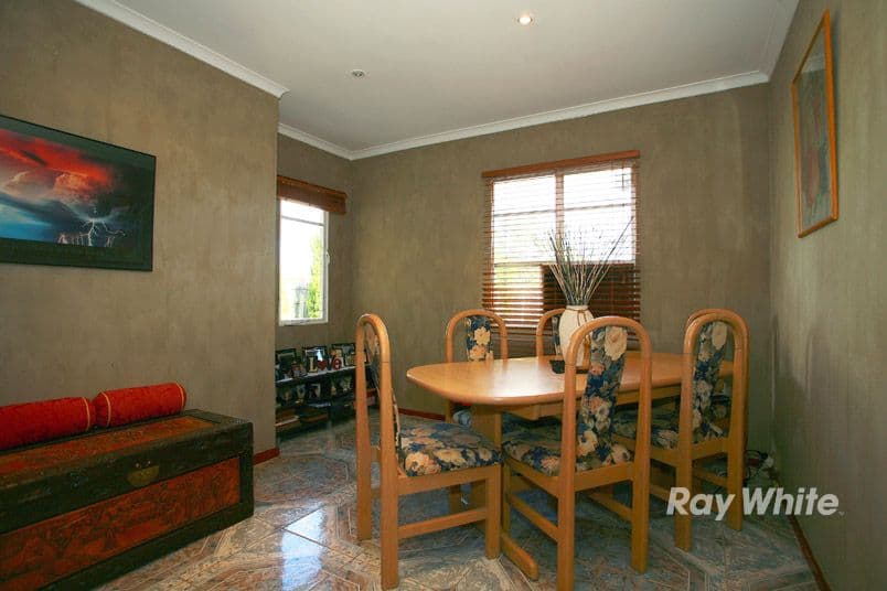 19 Chifley Crescent, DANDENONG NORTH VIC 3175, Dandenong North - Thumbnail 6