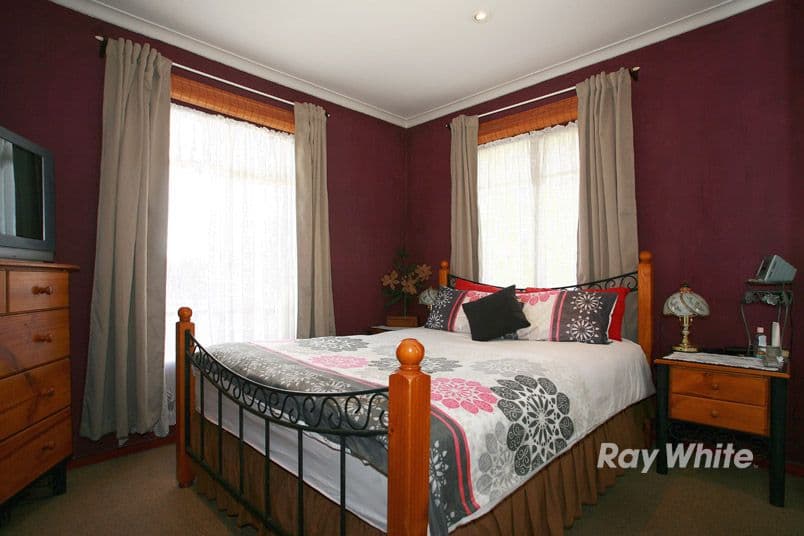 19 Chifley Crescent, DANDENONG NORTH VIC 3175, Dandenong North - Thumbnail 7