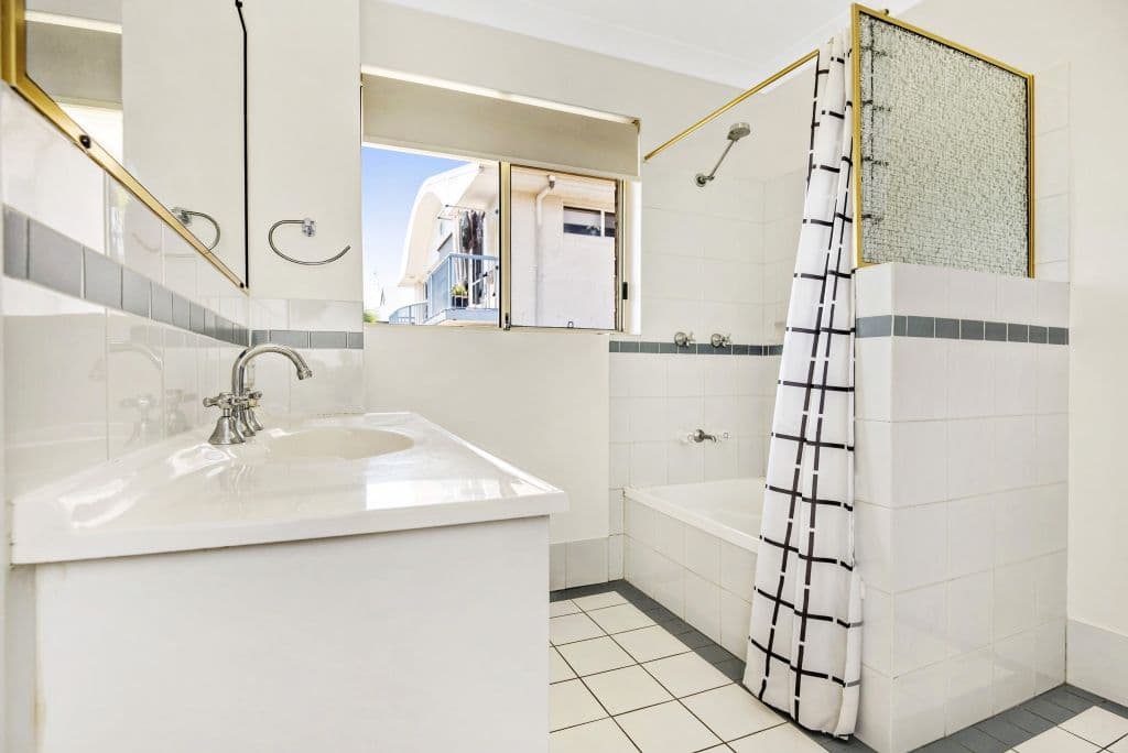 6 Teemangum Street, Tugun QLD 4224, Tugun - Thumbnail 5