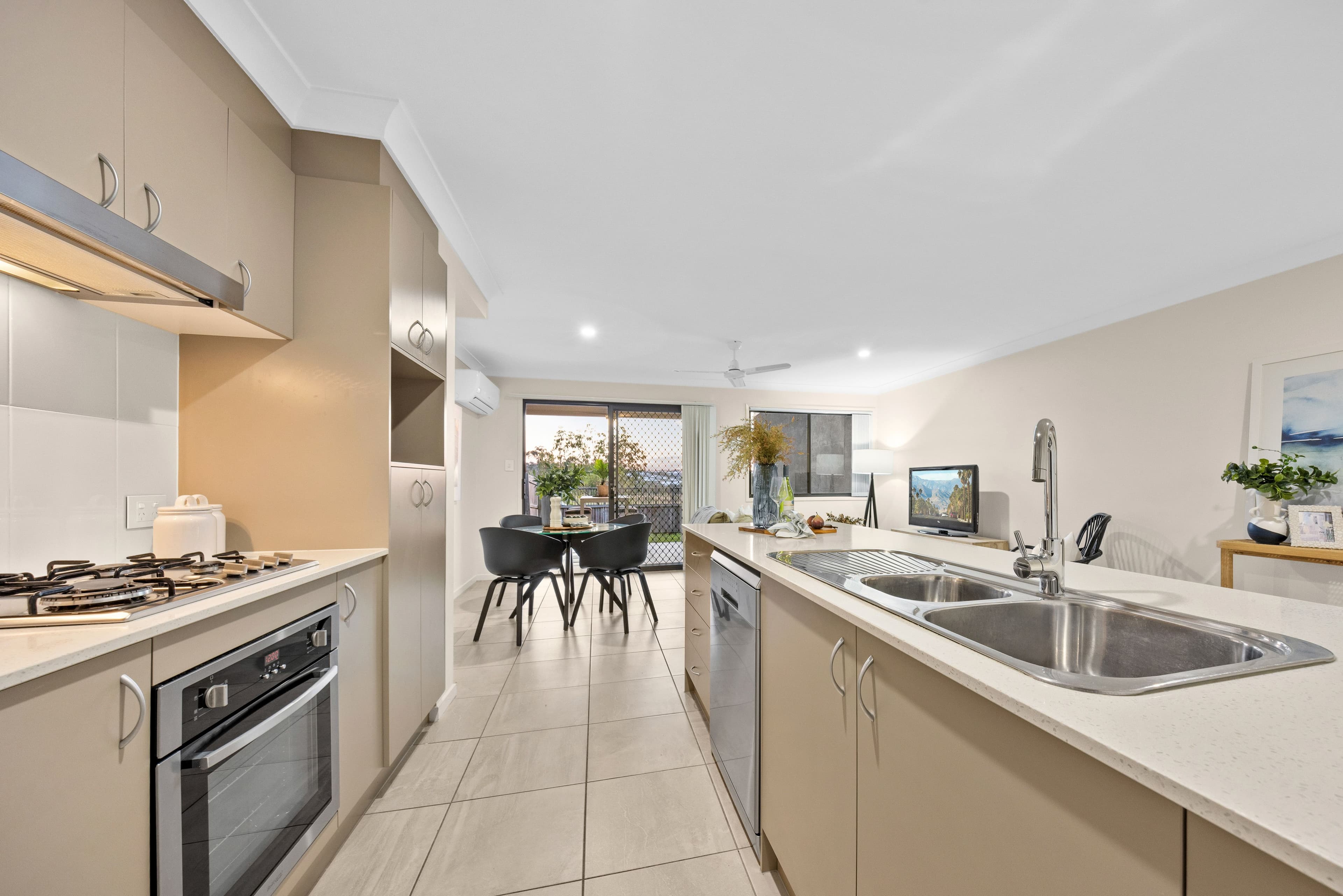 16 Westray Crescent, Redbank Plains QLD 4301, Redbank Plains - Thumbnail 7