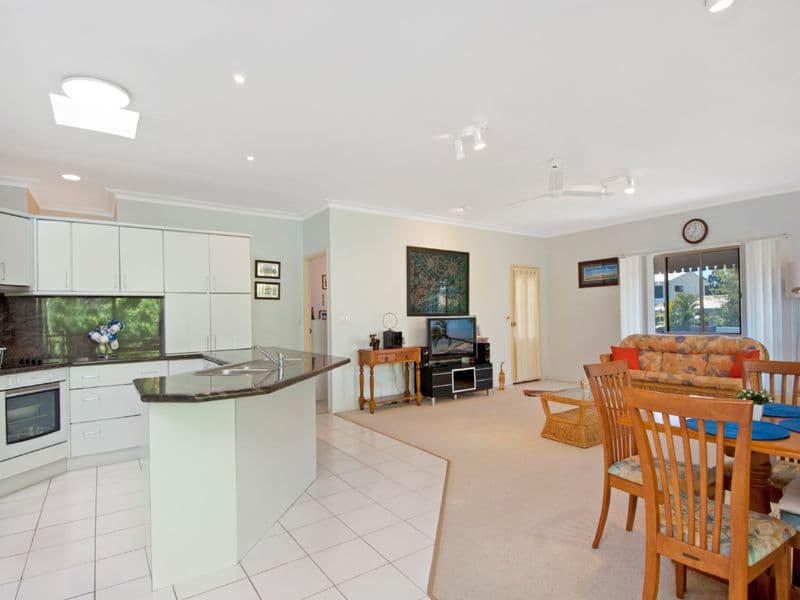6 Samuel Court, MOFFAT BEACH QLD 4551, Moffat Beach - Thumbnail 2