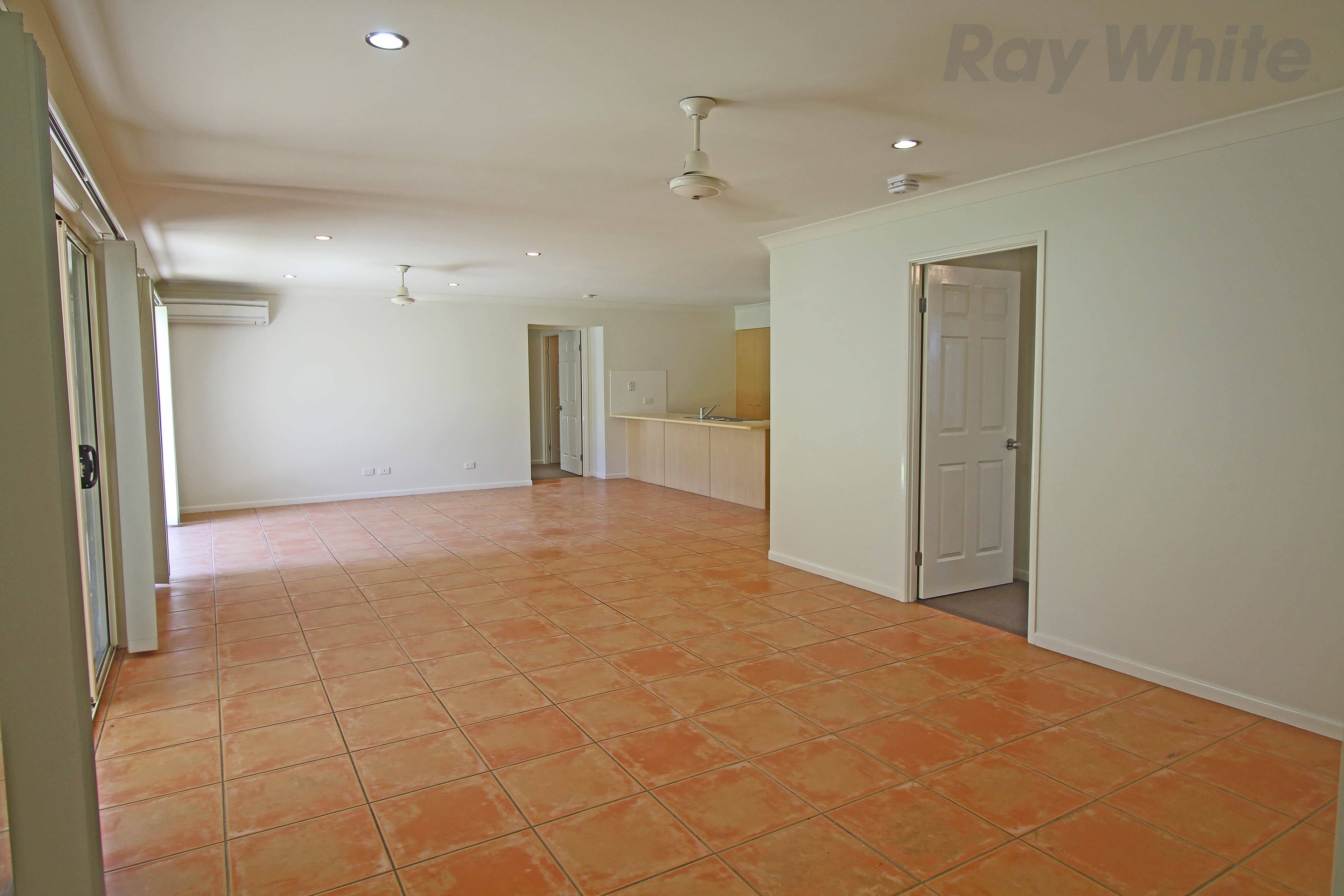 38 Hinchinbrook Circuit, Forest Lake QLD 4078, Forest Lake - Thumbnail 4