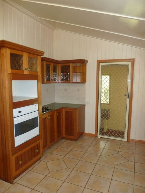 7 Smith Street, WEST MACKAY QLD 4740, West Mackay - Thumbnail 4