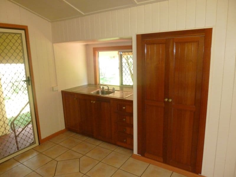 7 Smith Street, WEST MACKAY QLD 4740, West Mackay - Thumbnail 8