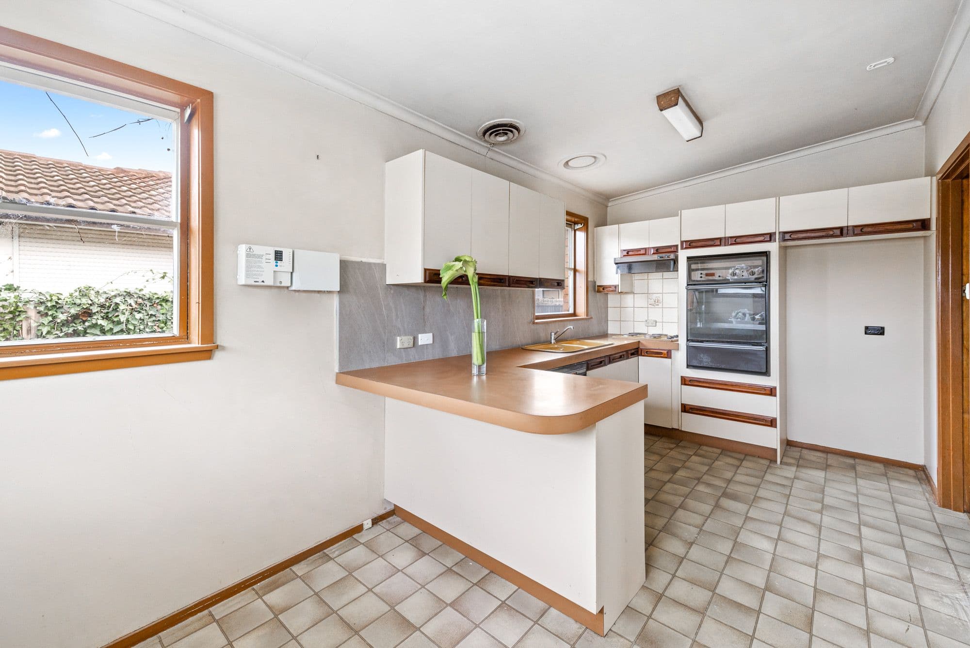27 Richmond Crescent, Werribee VIC 3030, Werribee - Thumbnail 2