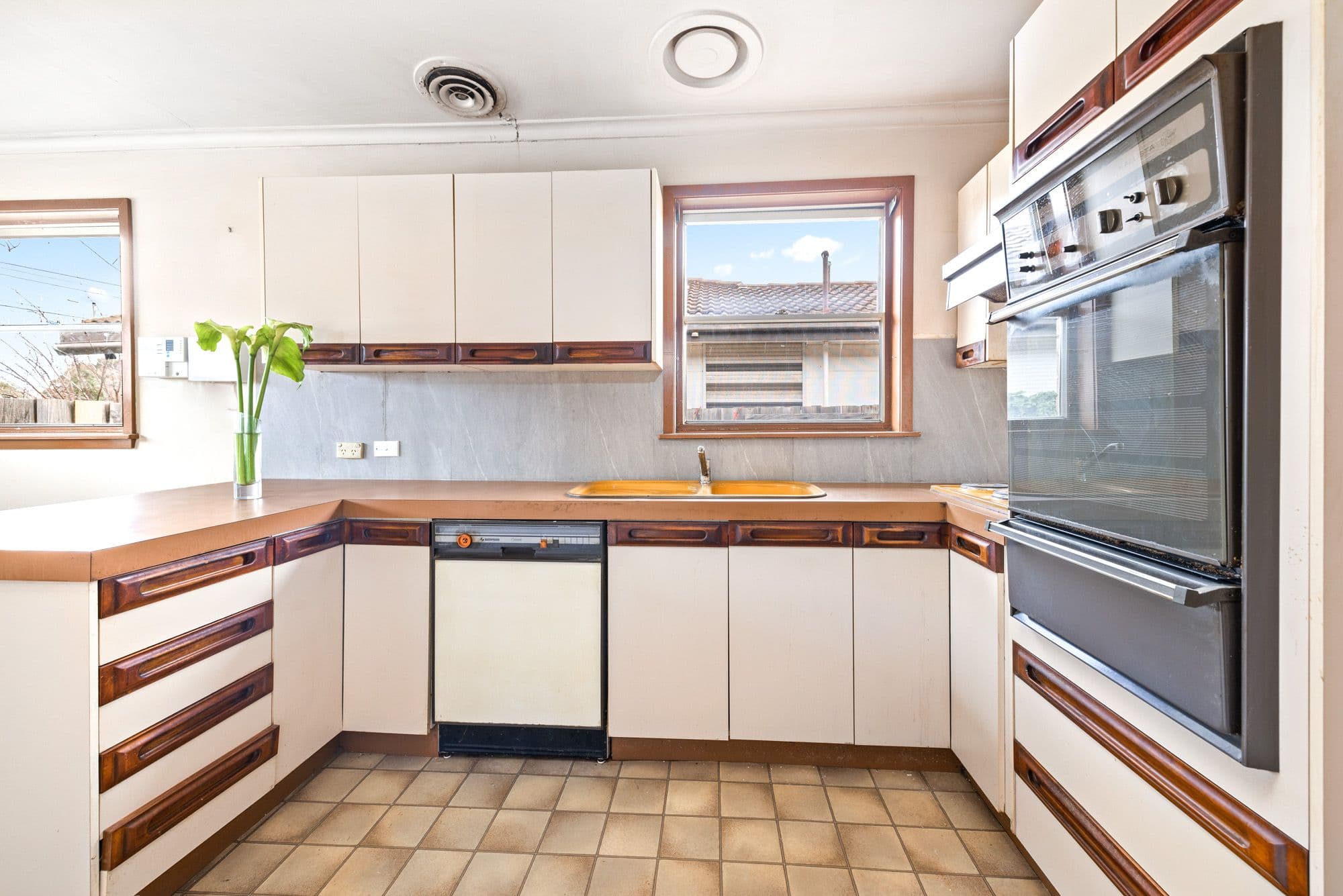 27 Richmond Crescent, Werribee VIC 3030, Werribee - Thumbnail 3