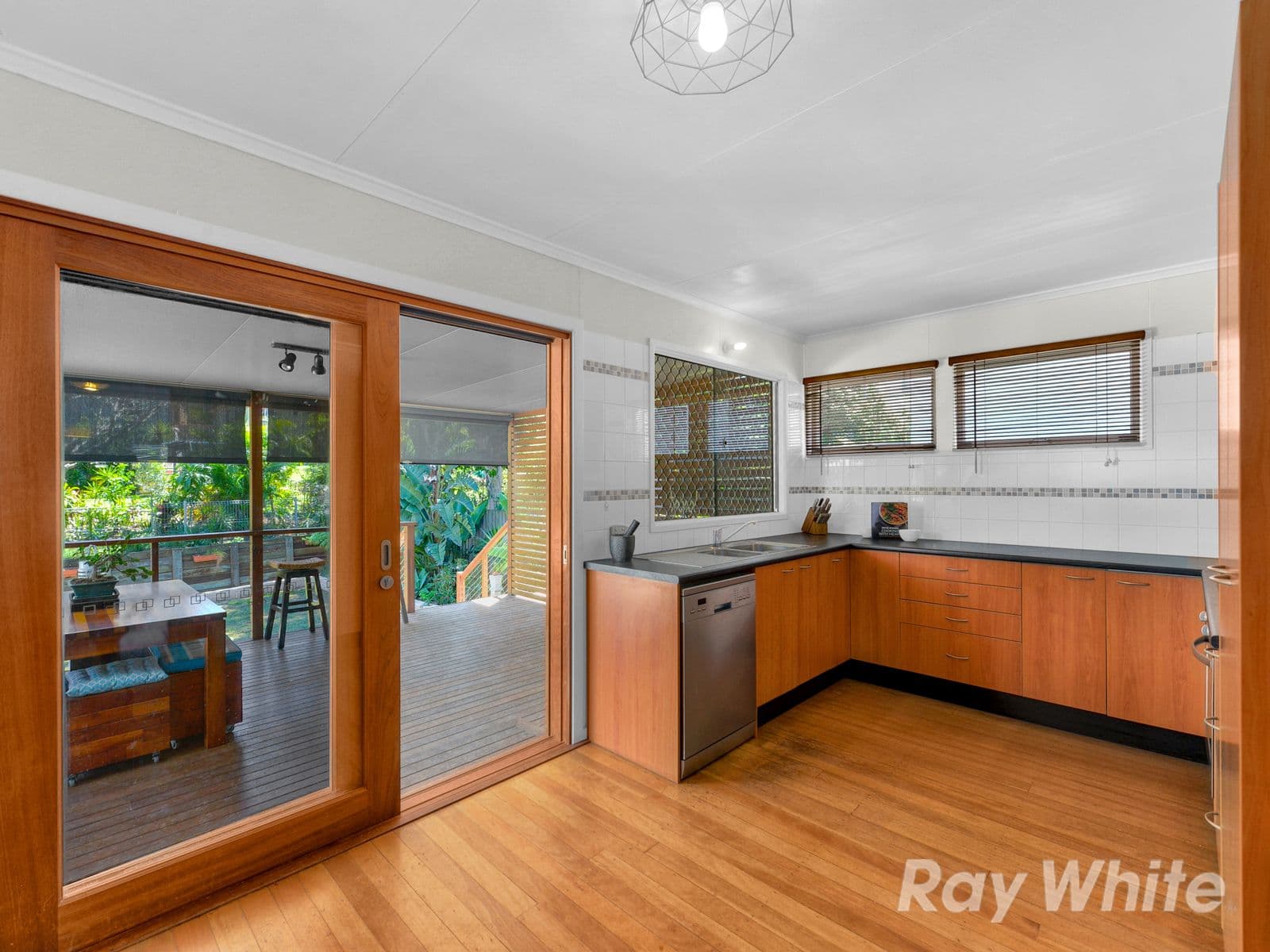 32 Illawarra Street, Everton Hills QLD 4053, Everton Hills - Thumbnail 6