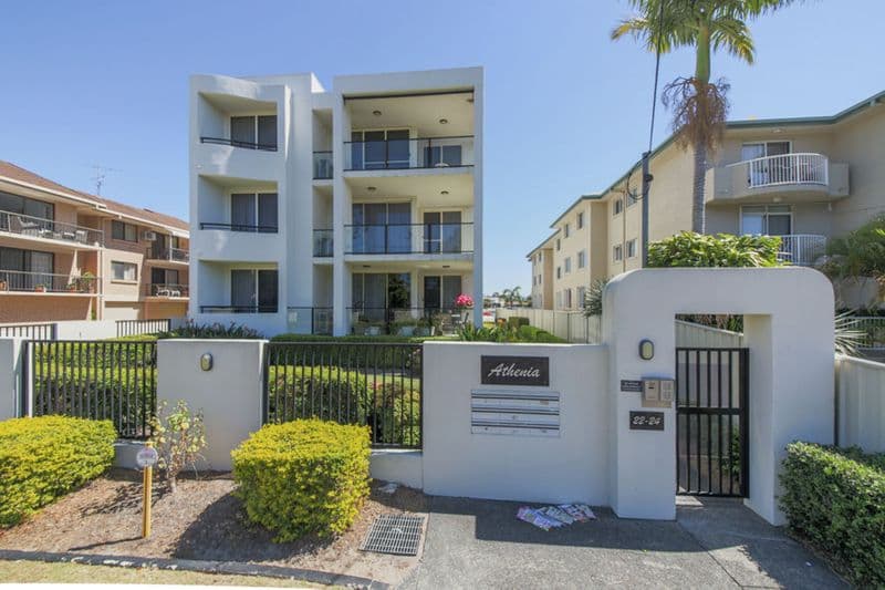 22 Back Street, Biggera Waters - Image 1