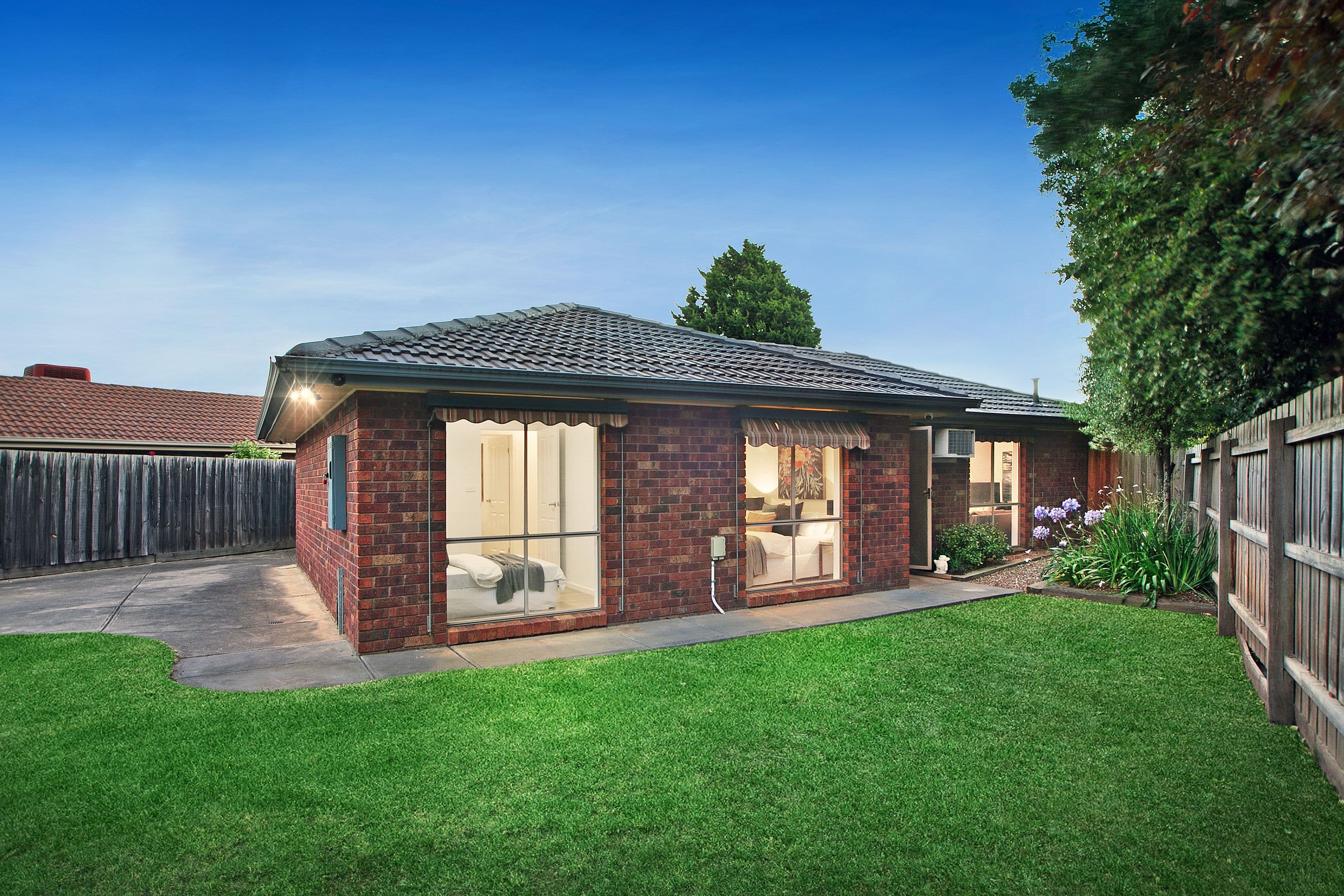 15 Maybury Drive, Mill Park VIC 3082, Mill Park - Thumbnail 2