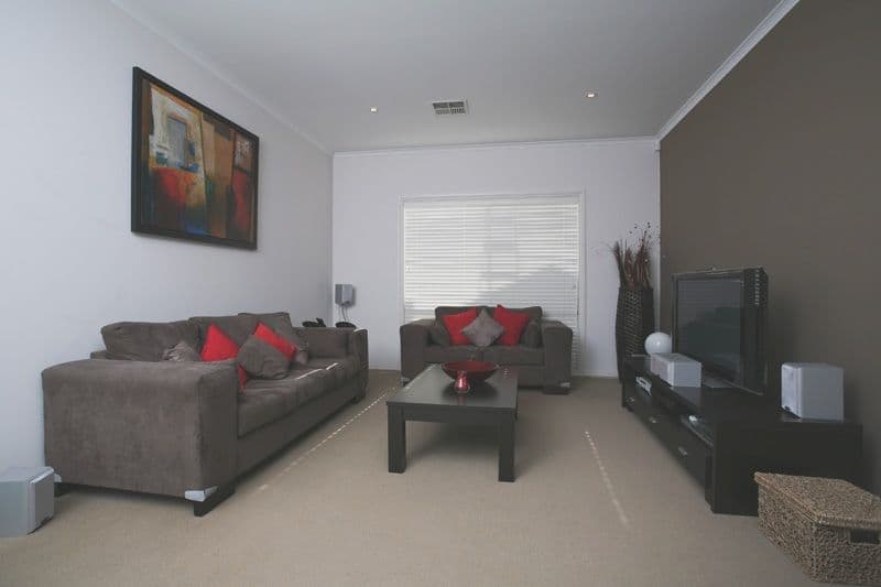 12 Shoalhaven Circuit, MAWSON LAKES SA 5095, Mawson Lakes - Thumbnail 2