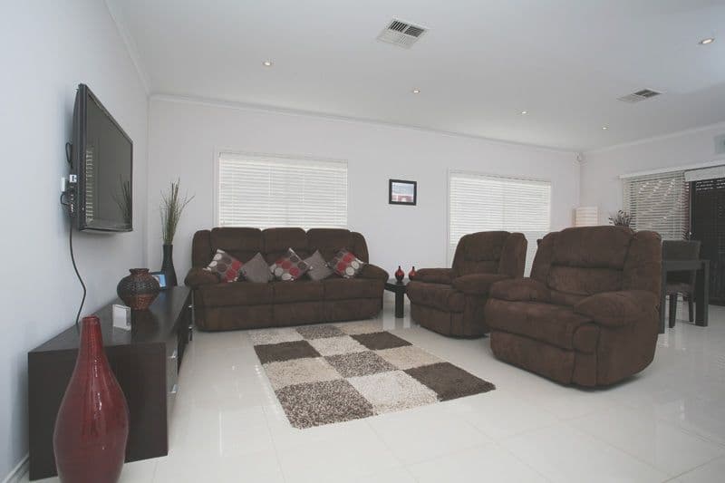 12 Shoalhaven Circuit, MAWSON LAKES SA 5095, Mawson Lakes - Thumbnail 4