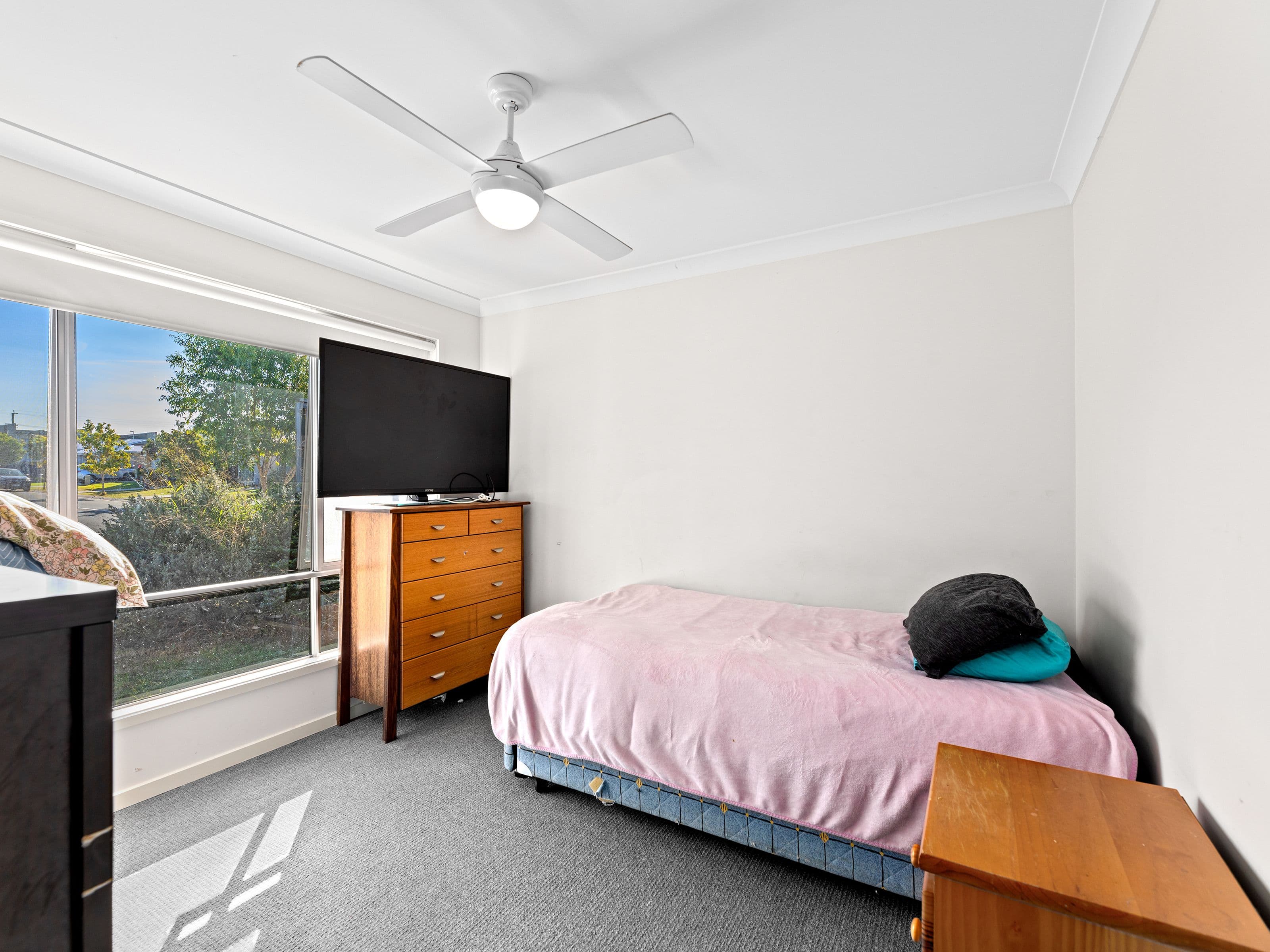 11 Maynard Street, Silkstone QLD 4304, Silkstone - Thumbnail 8