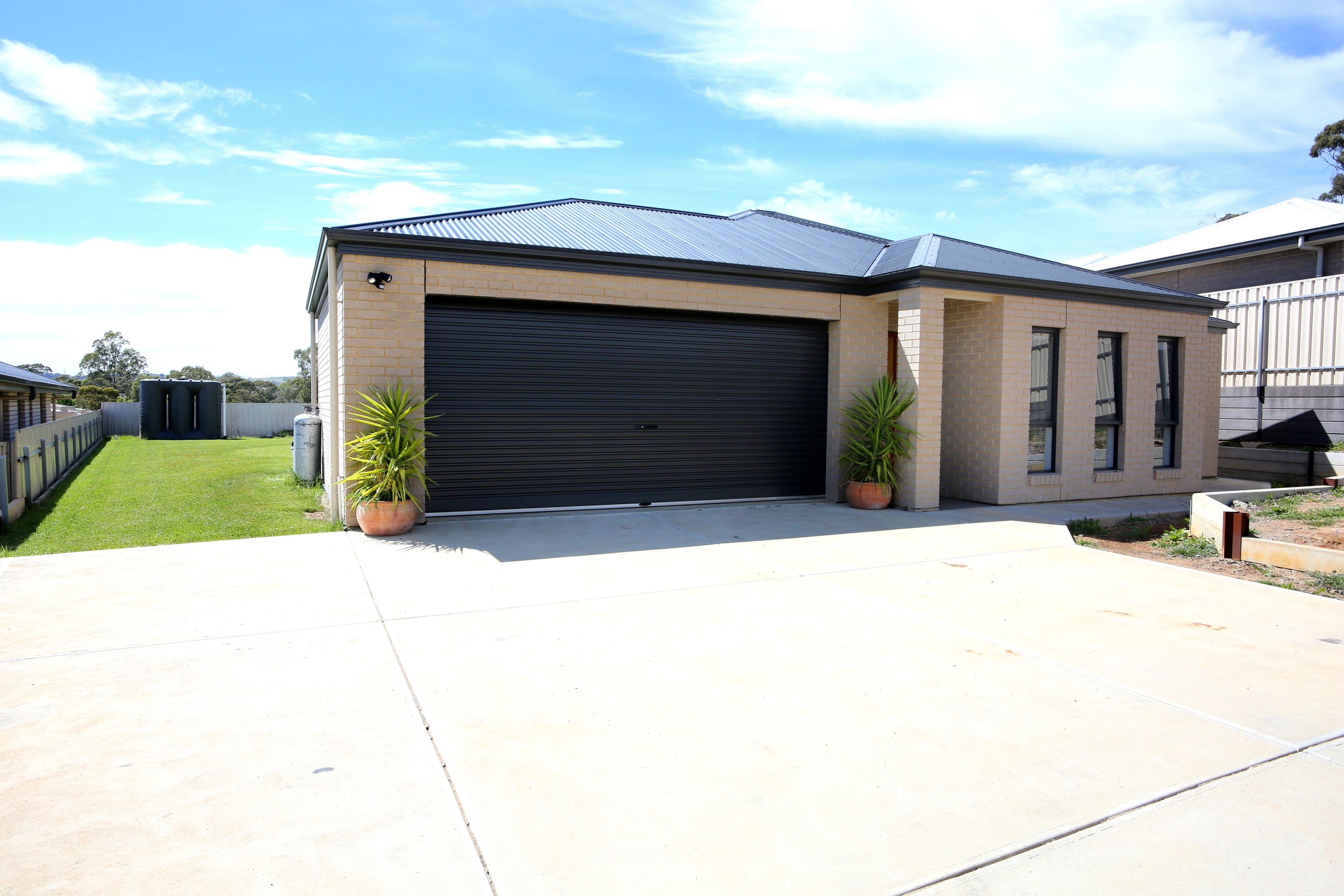 1 Heath Close, Clare SA 5453, Clare - Image 1