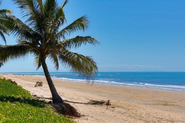 17 Lagoon Crescent, SAUNDERS BEACH QLD 4818, Saunders Beach - Thumbnail 2