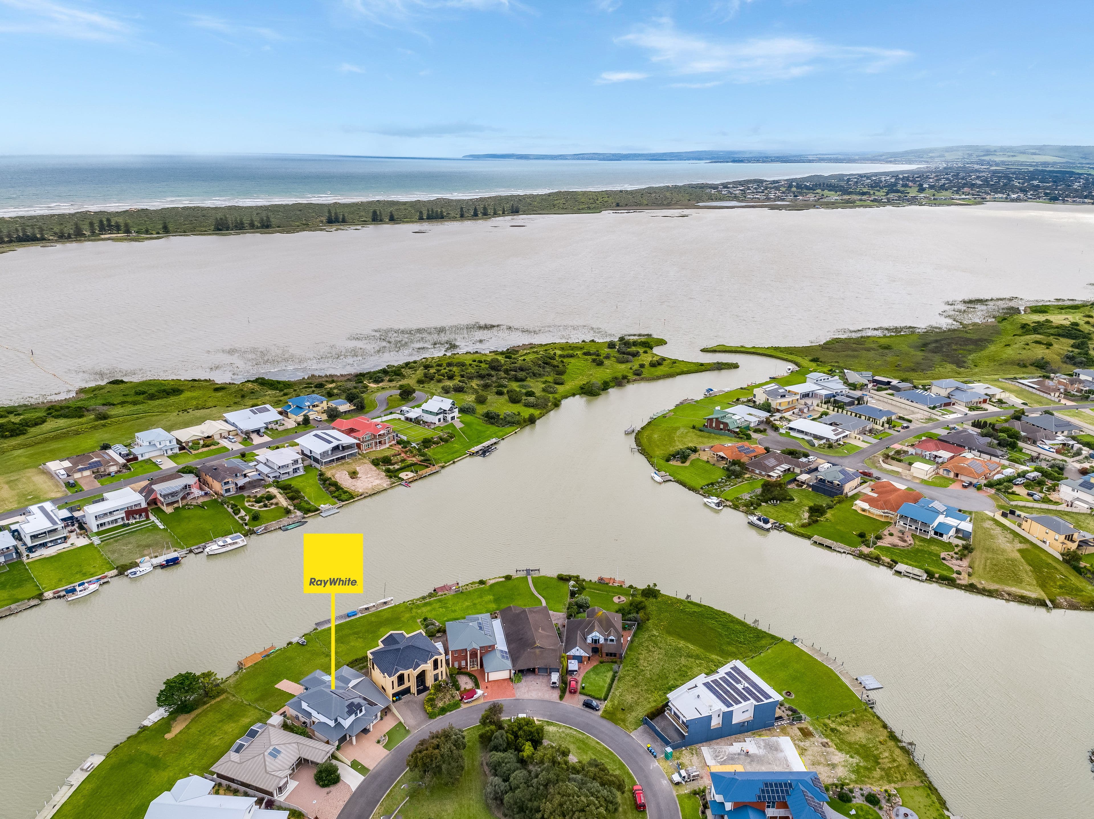 47 Prince Alfred Parade, Hindmarsh Island SA 5214, Hindmarsh Island - Thumbnail 2