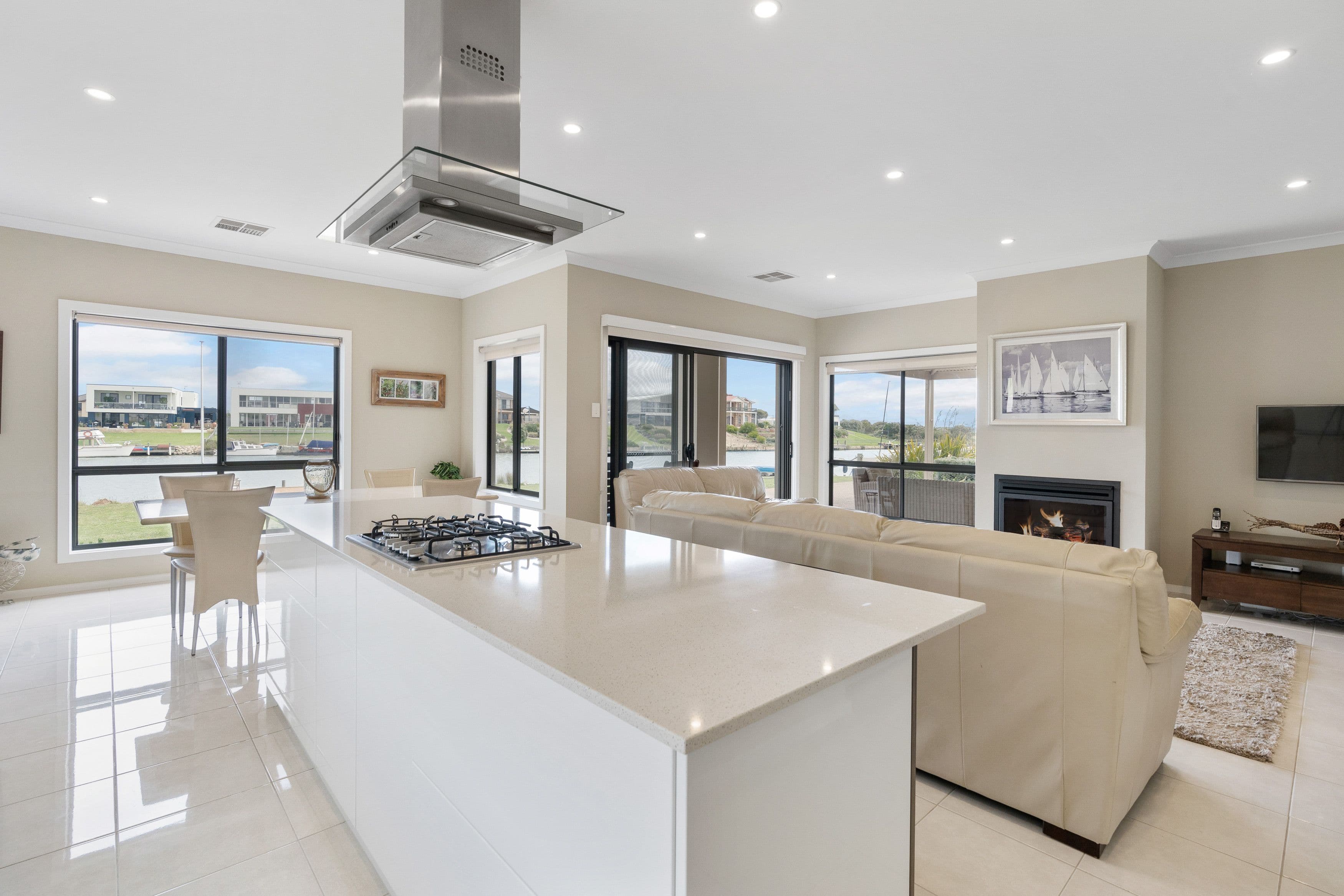 47 Prince Alfred Parade, Hindmarsh Island SA 5214, Hindmarsh Island - Thumbnail 4
