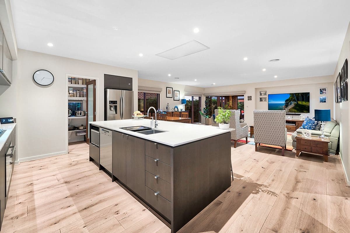 18 Bellhaven Circuit, Clyde North VIC 3978, Clyde North - Thumbnail 6