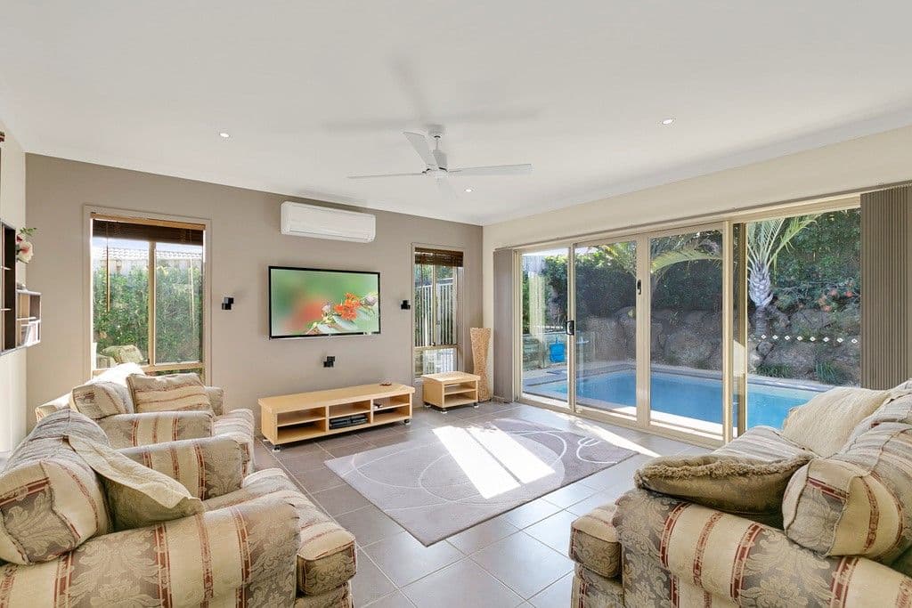 6 Yamba Street, Pacific Pines QLD 4211, Pacific Pines - Thumbnail 3