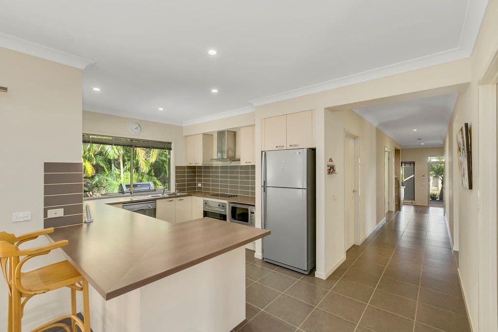 6 Yamba Street, Pacific Pines QLD 4211, Pacific Pines - Thumbnail 5