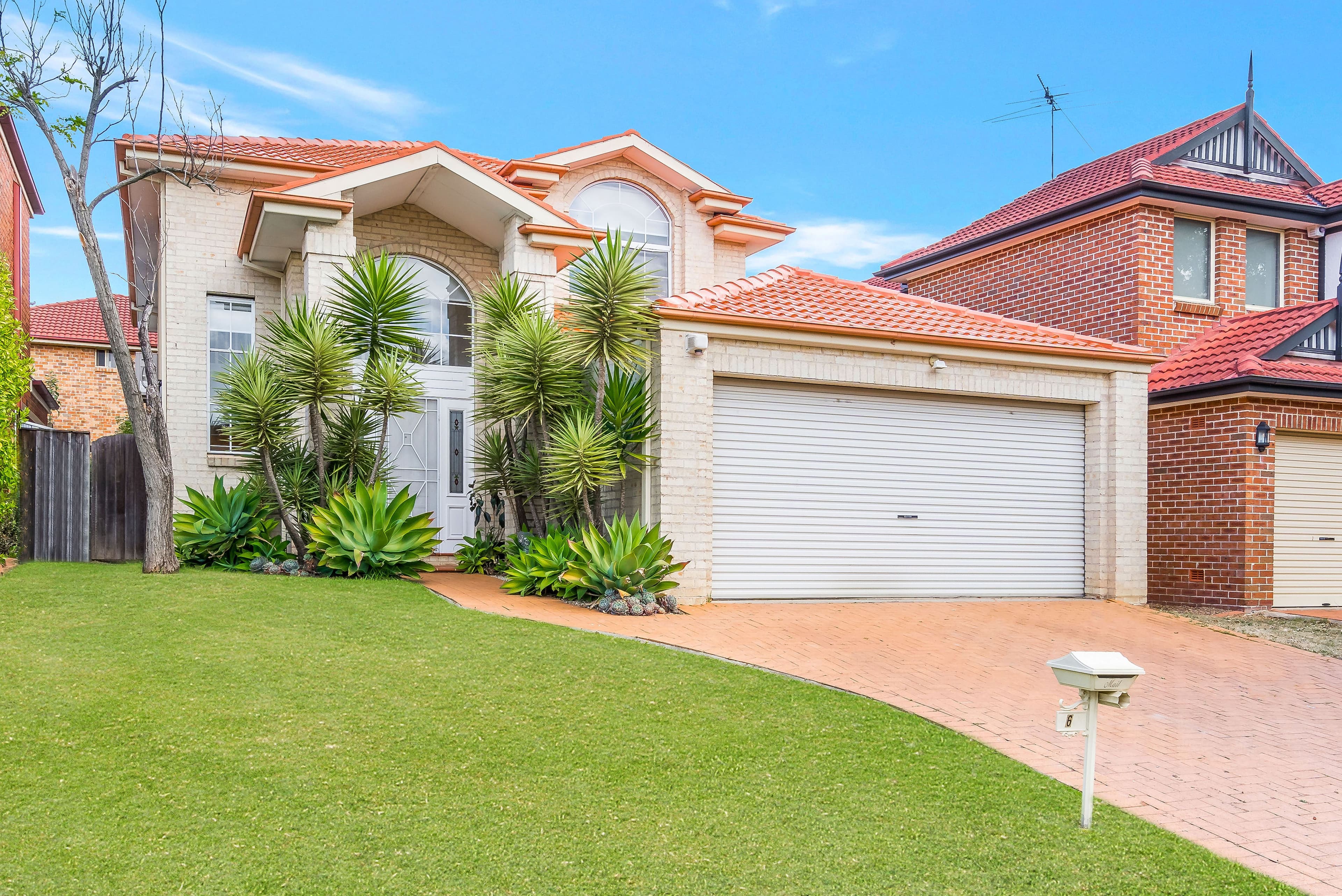6 Magnolia Close, Casula NSW 2170, Casula - Thumbnail 2