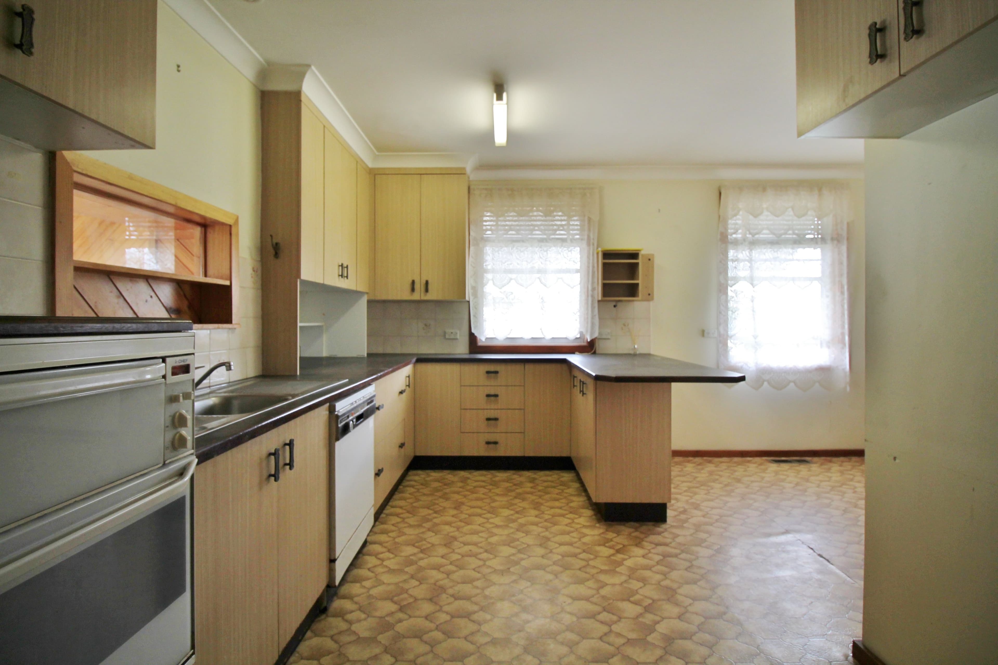42 Miro Street, Young NSW 2594, Young - Thumbnail 4