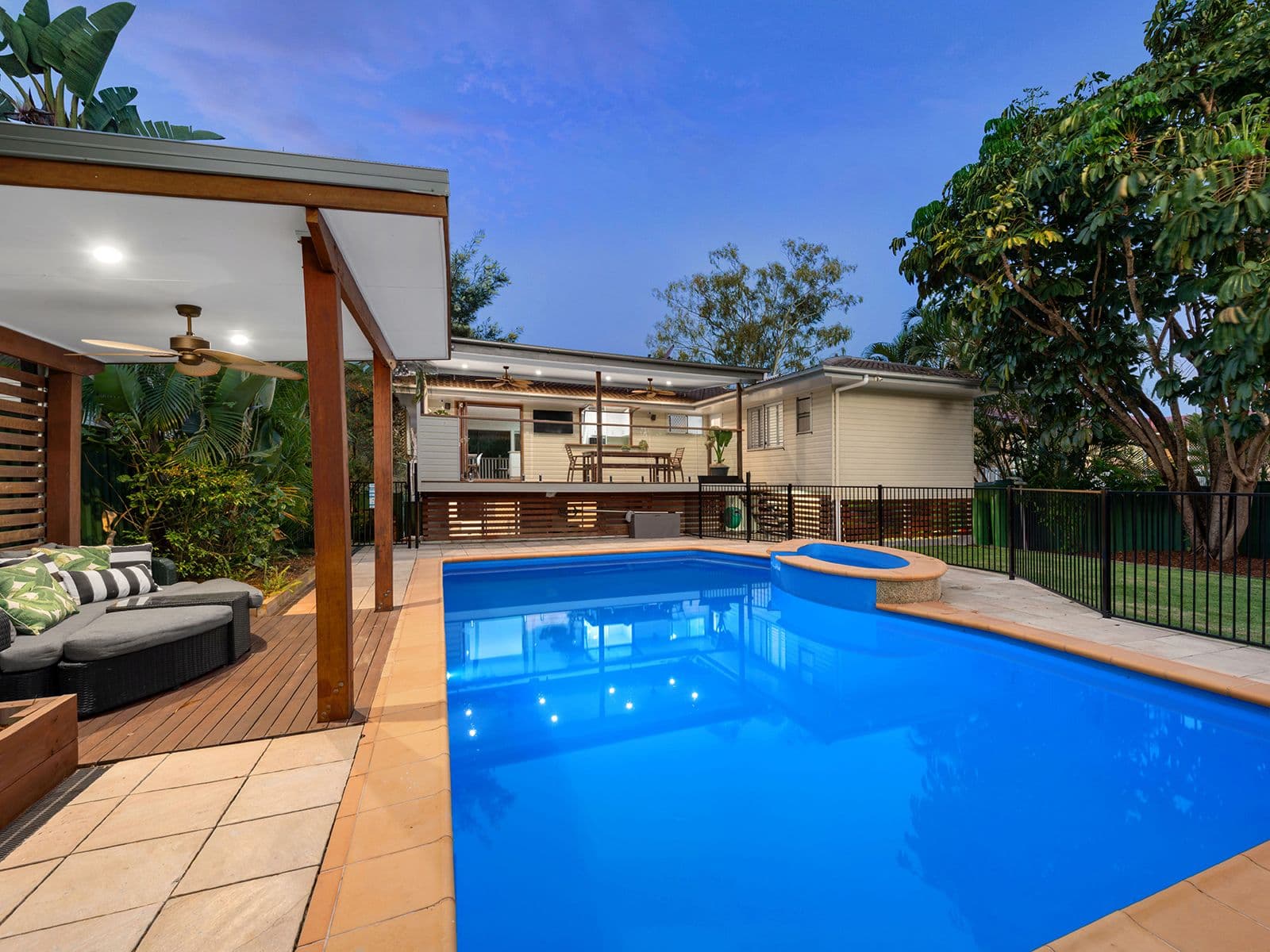 127 Douglas Street, Oxley QLD 4075, Oxley - Thumbnail 2
