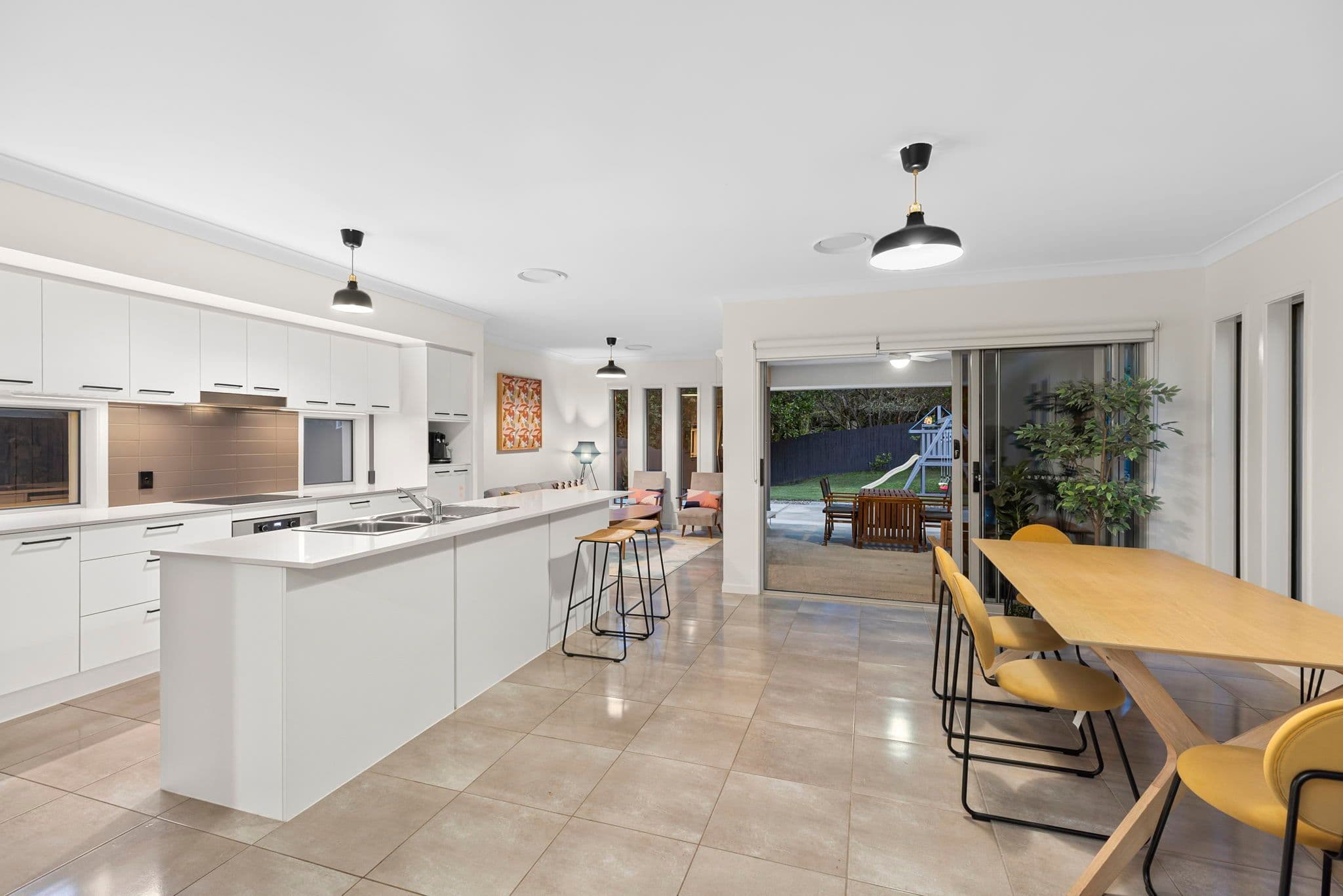 6 Pine Place, Upper Kedron QLD 4055, Upper Kedron - Thumbnail 2