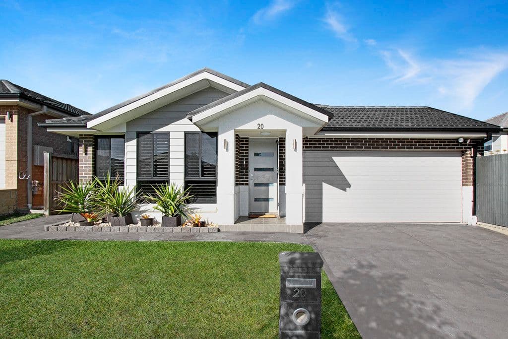 20 Cowling Avenue, Middleton Grange NSW 2171, Middleton Grange - Image 1