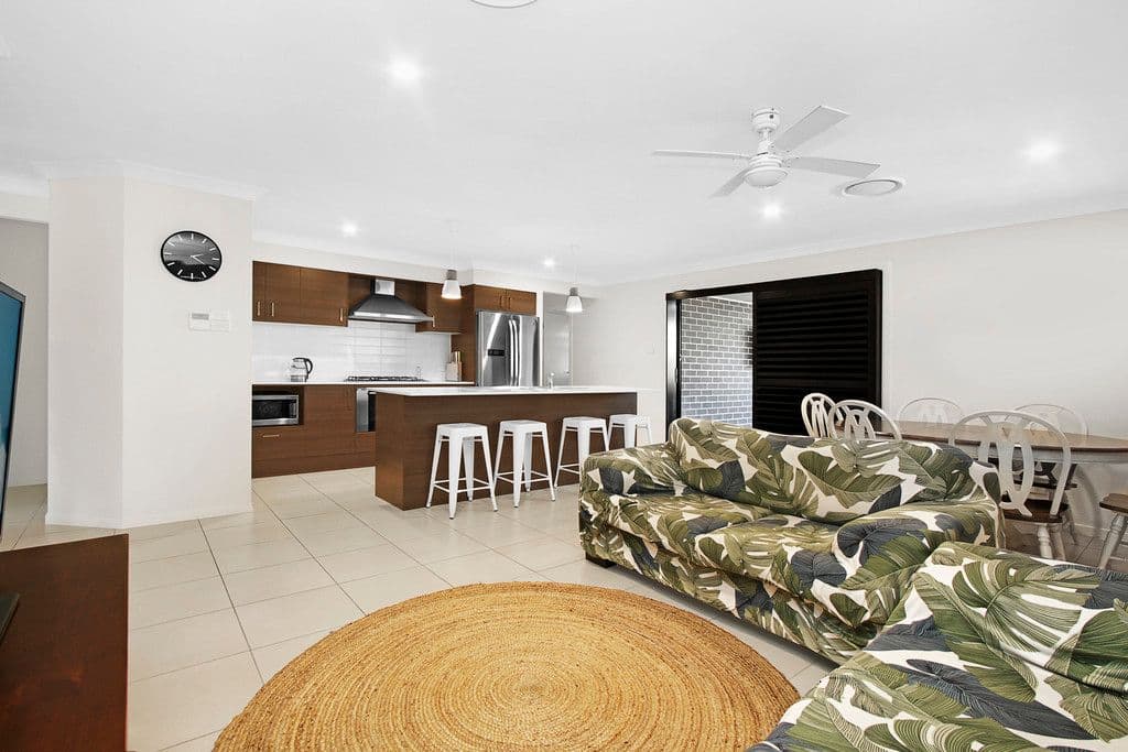 20 Cowling Avenue, Middleton Grange NSW 2171, Middleton Grange - Thumbnail 2