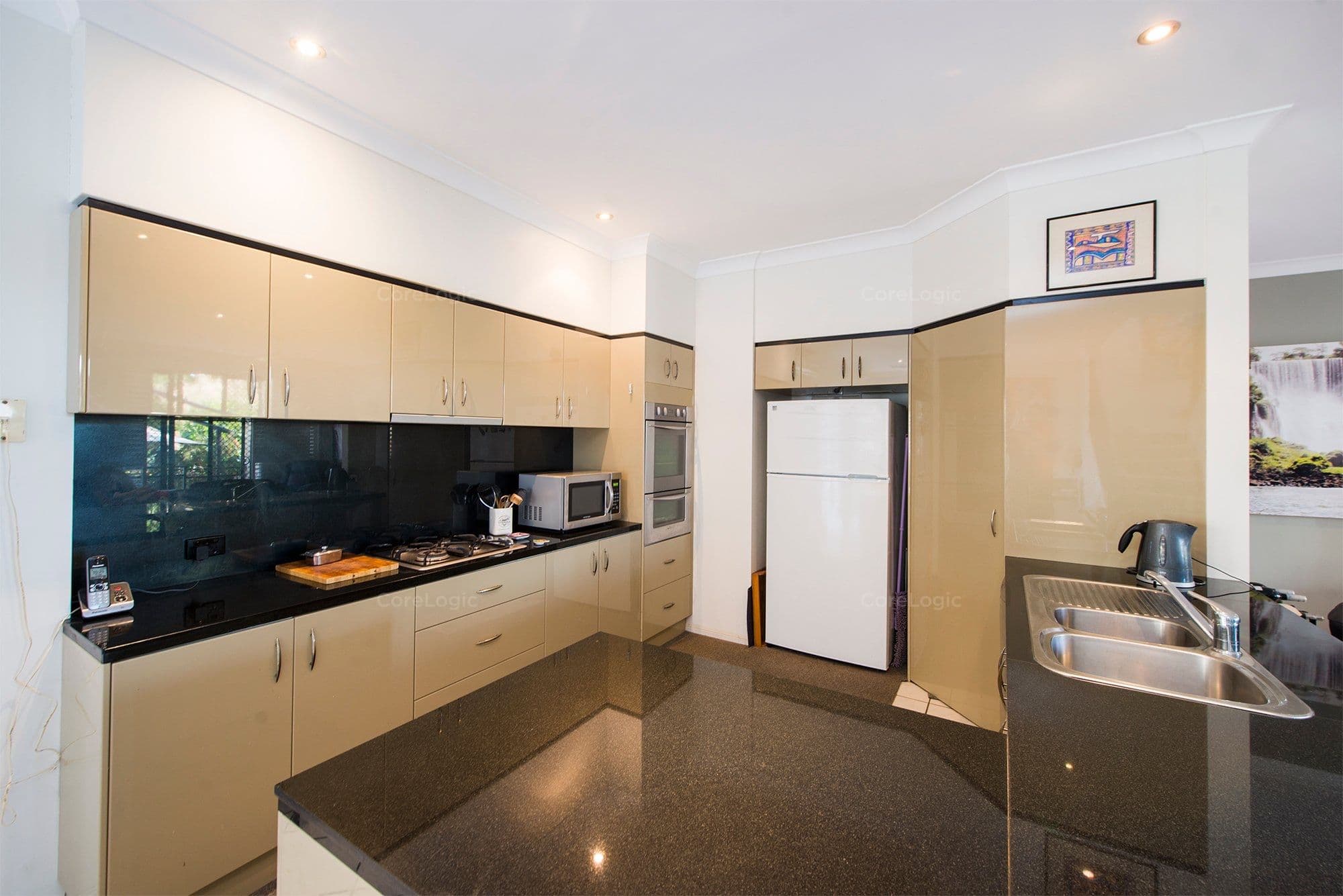 18 Ocean Avenue, Runaway Bay QLD 4216, Runaway Bay - Thumbnail 3