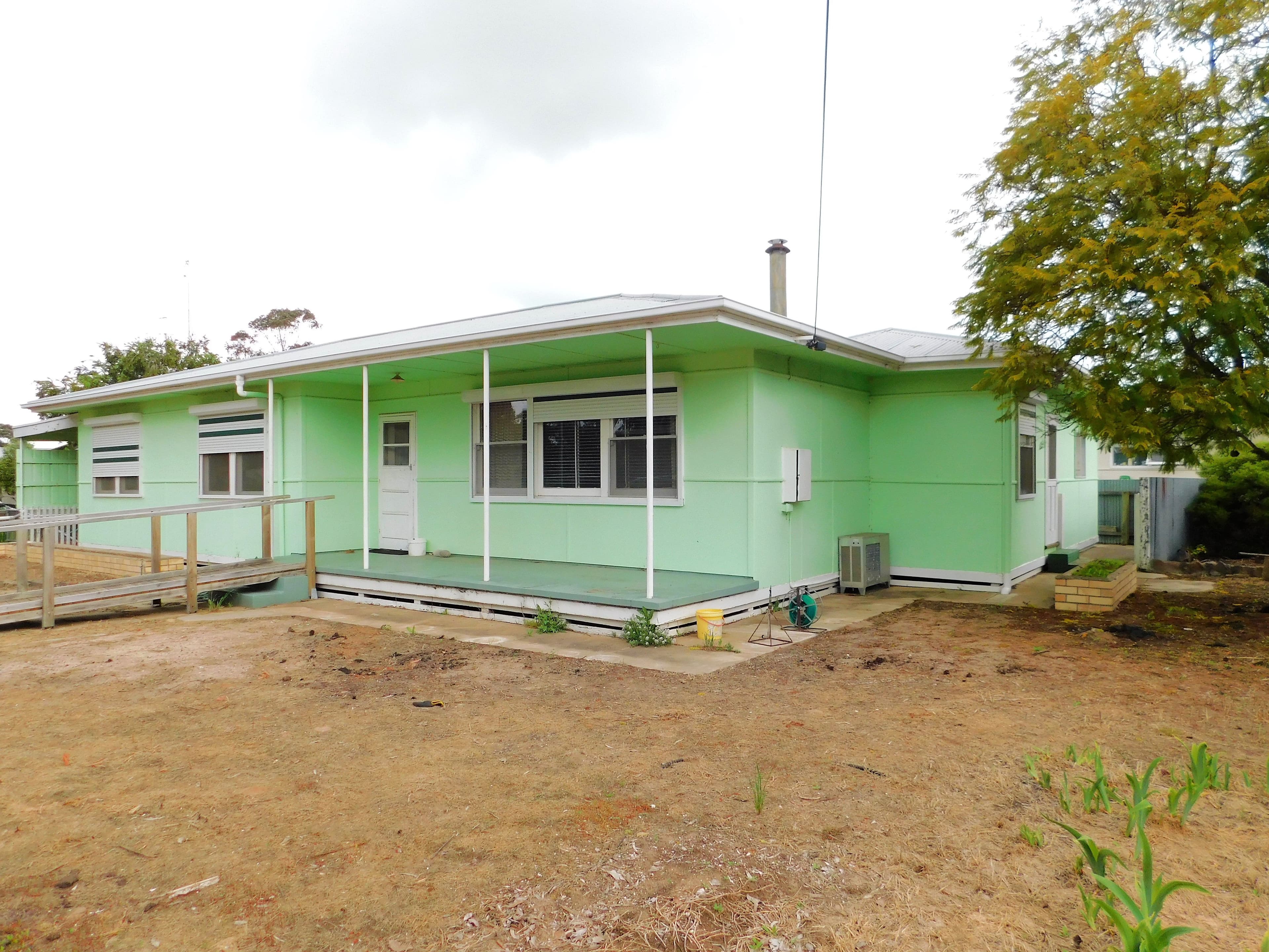 16 Philip Avenue, Bordertown SA 5268, Bordertown - Image 1