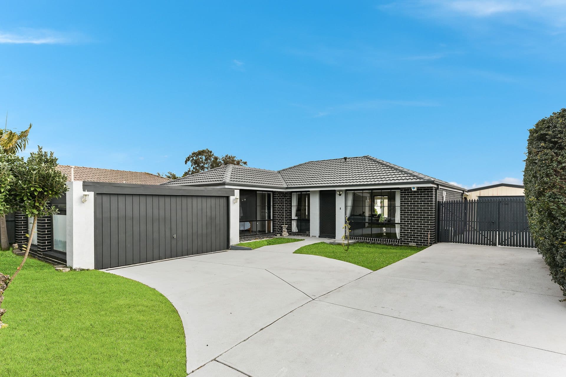21 Lansell Drive, Cranbourne North VIC 3977, Cranbourne North - Thumbnail 2