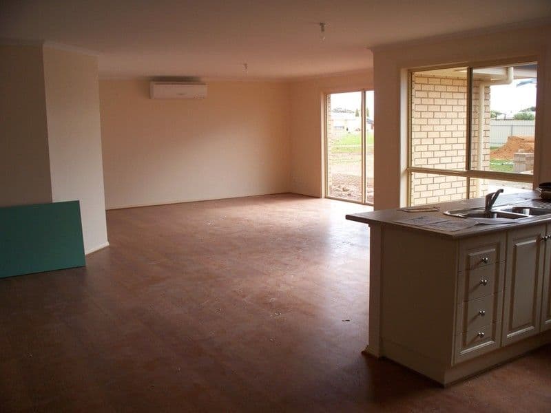 8 Measday Crescent, KADINA SA 5554, Kadina - Thumbnail 4