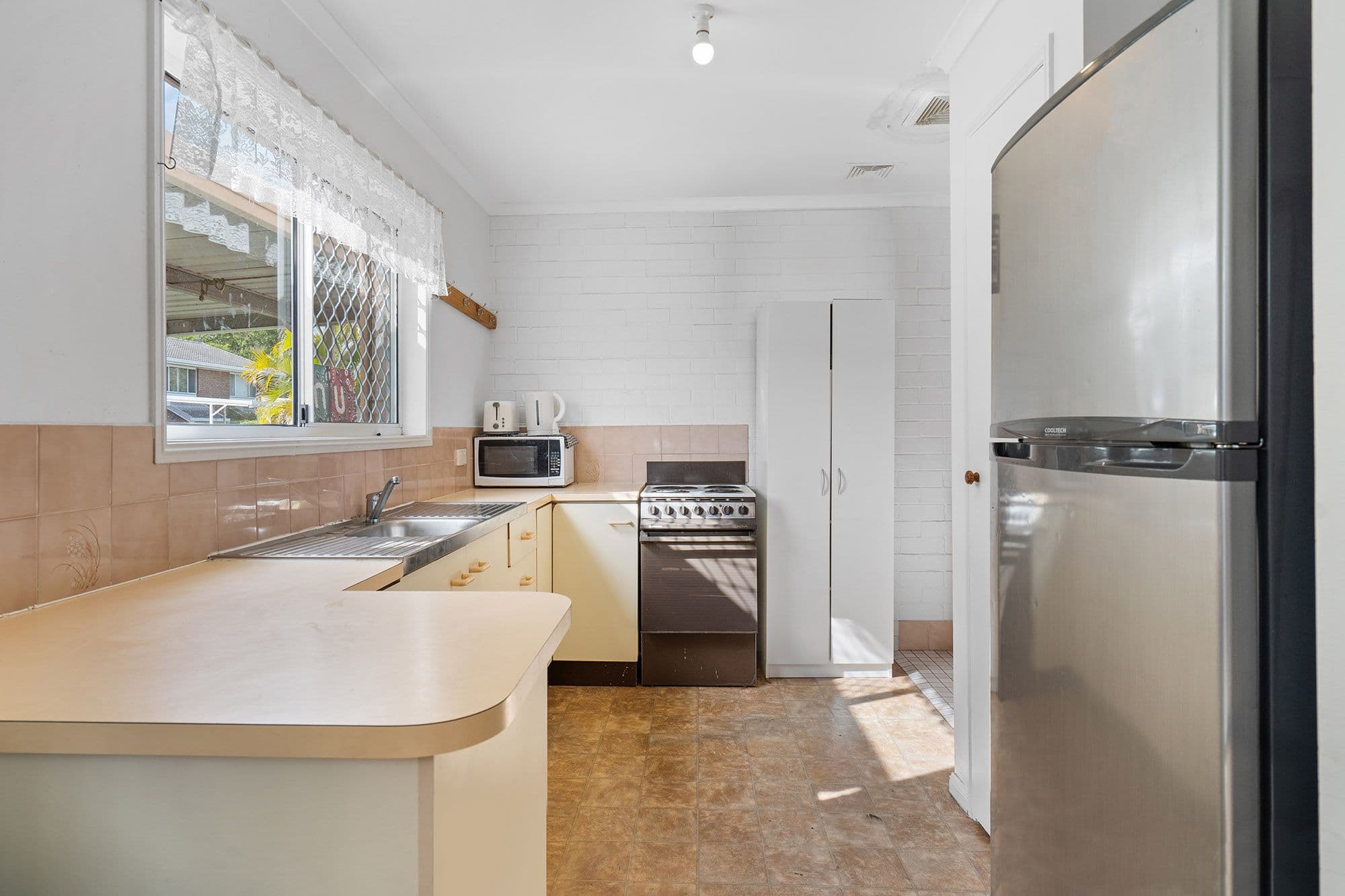 184 Ewing Road, Woodridge QLD 4114, Woodridge - Thumbnail 2