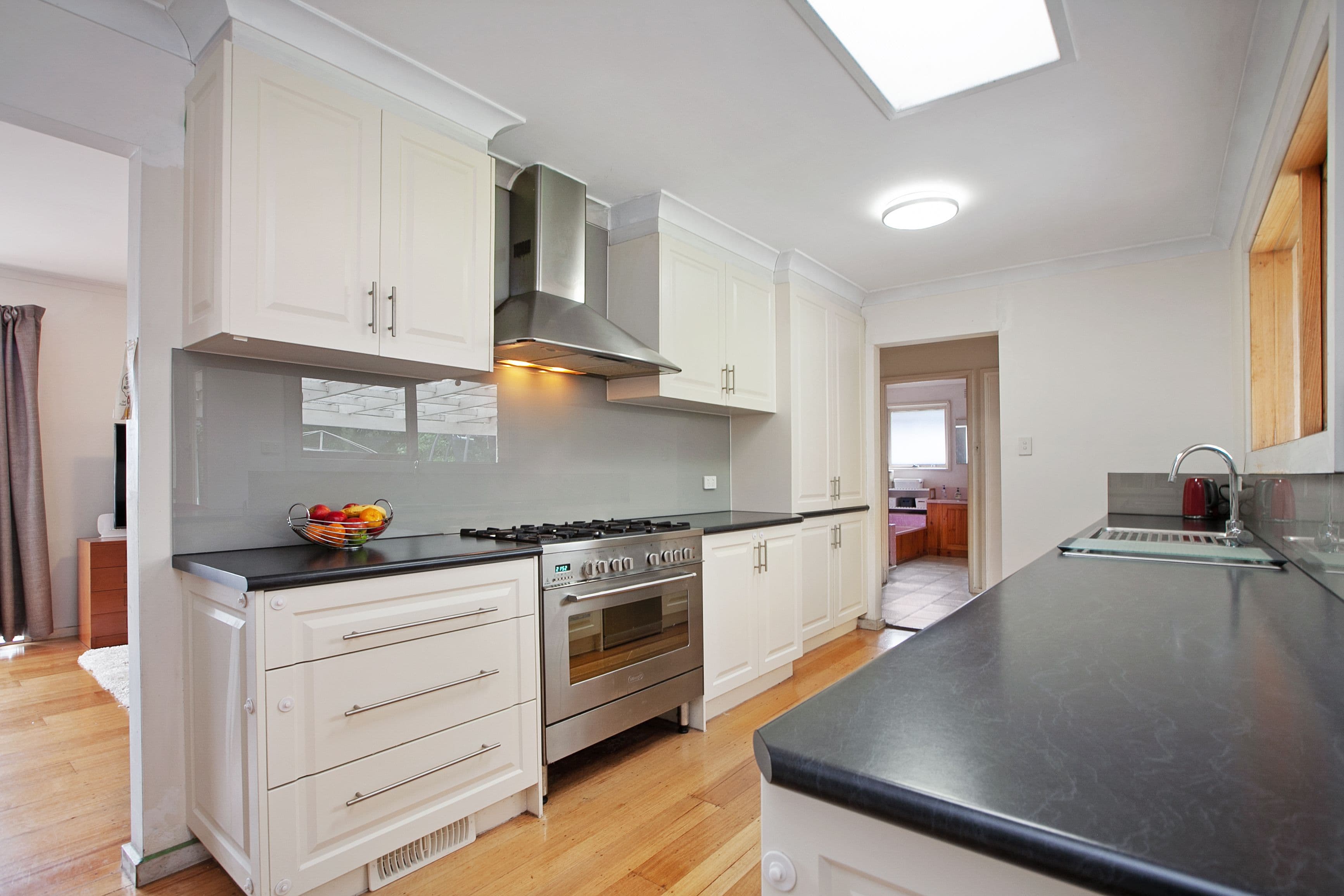 23 Inverness Street, Reservoir VIC 3073, Reservoir - Thumbnail 3