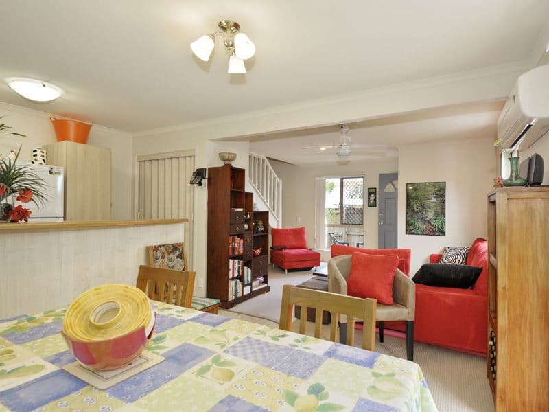 70 Douglas Street, GREENSLOPES QLD 4120, Greenslopes - Thumbnail 5