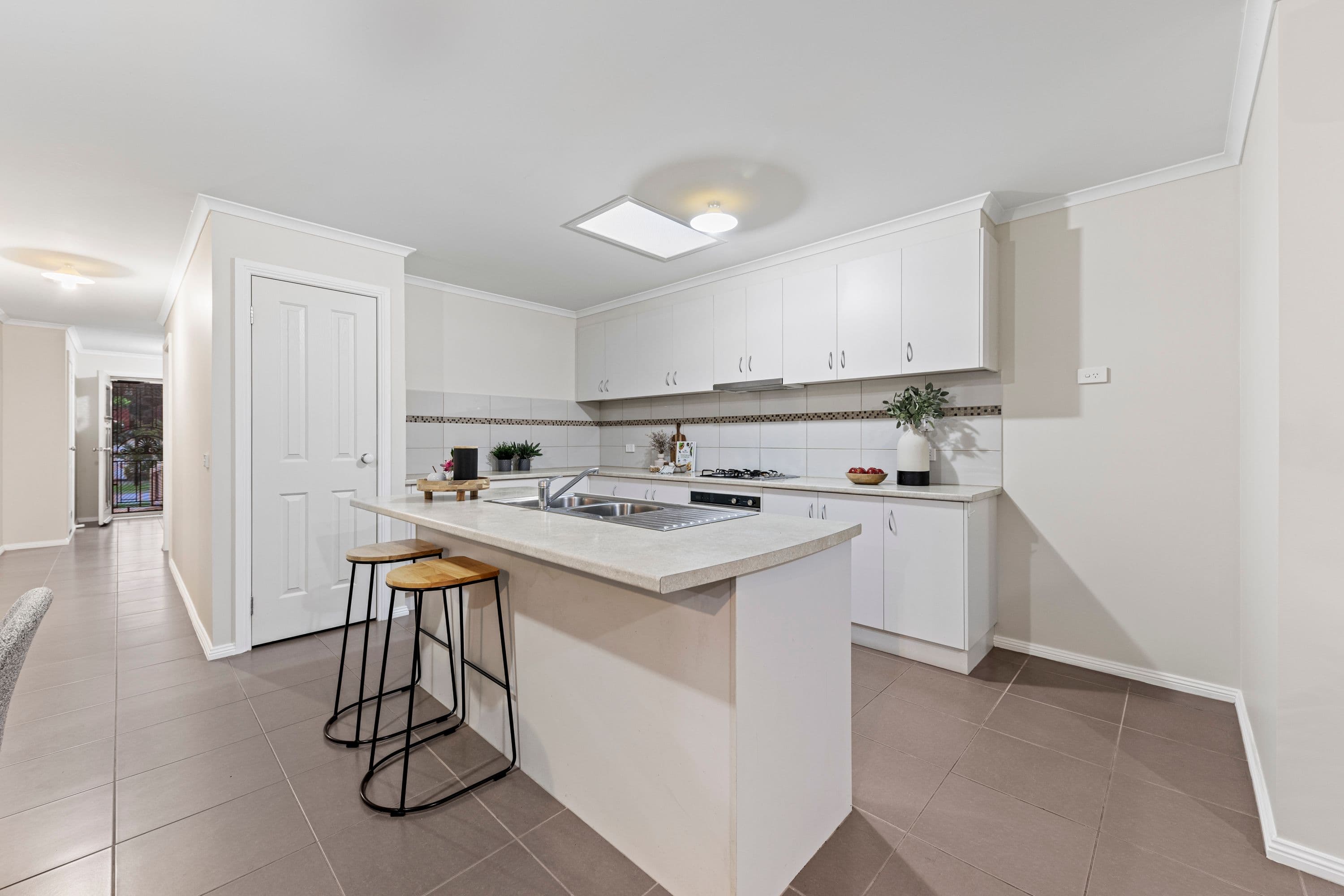 18 Discovery Street, Pakenham VIC 3810, Pakenham - Thumbnail 3